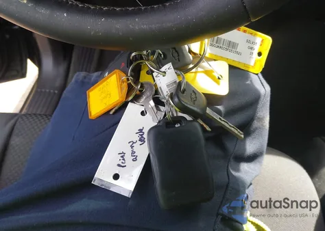 2015 Chevrolet Silverado 1500 1Lt из США, поврежденный, VIN 3GCUKREC5FG515521